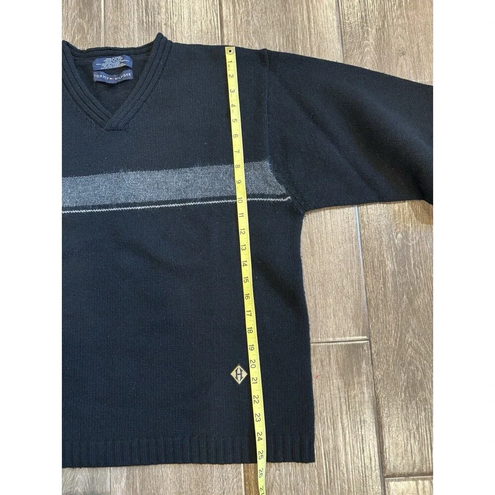 Men’s XXL‎ Black Tommy Hilfiger Lambswool Sweater With Gray Stripe V Neck EUC